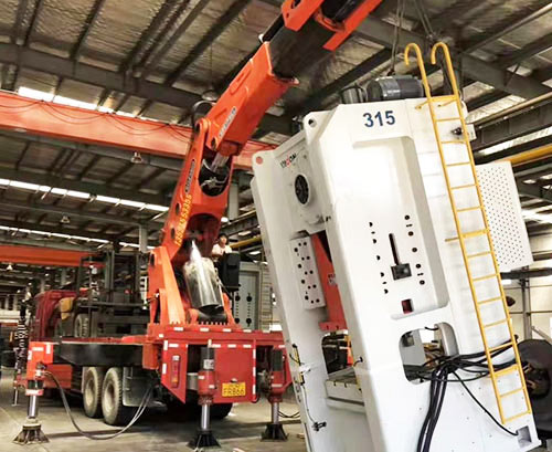 涡阳县附近随车吊出租，轻松解决运输难题